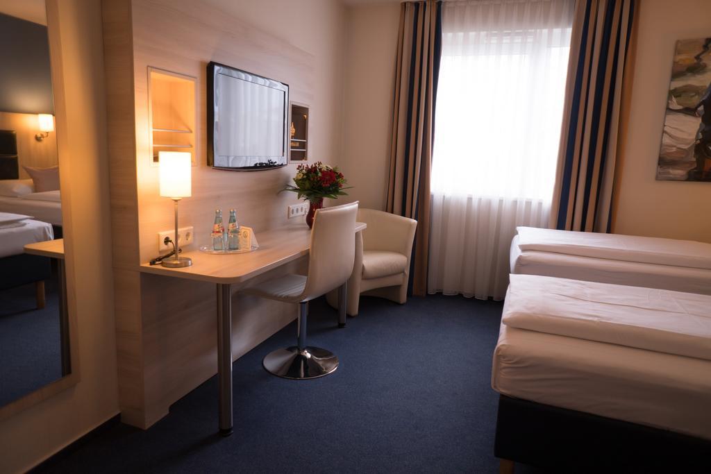 Hotel Roedelheimer Hof - Am Wasserturm 3*
