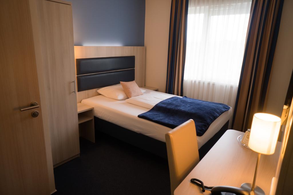 Roedelheimer Hof - Am Wasserturm Отель 3*