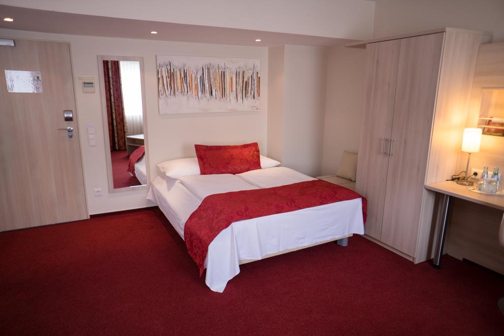 Hotel Roedelheimer Hof - Am Wasserturm 3*